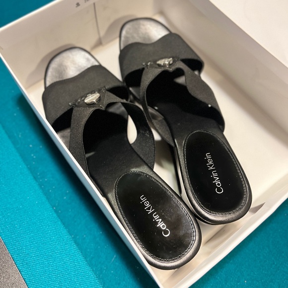 Calvin Klein Black Ying Platform Sandals Open Toe, Stretchy Strap. Size 8.5 - Picture 7 of 9